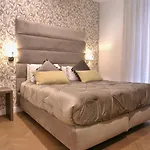 فندق مبيت وإفطار Helmirage Trevi
