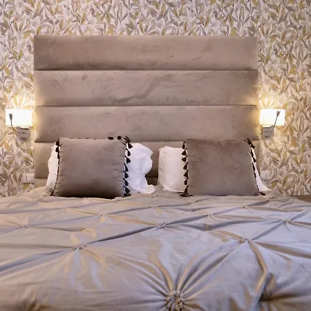 Helmirage Trevi Affittacamere 3*