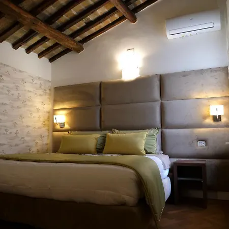 Helmirage Trevi Rome