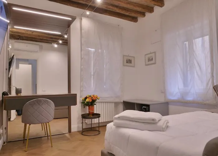 Helmirage Trevi Рим