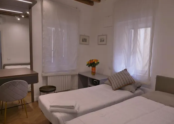 Helmirage Trevi Рим